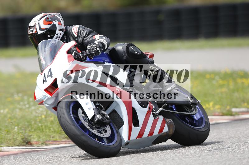 /37 28.07.2025 Dunlop Ride und Test Day ADR/Trackday Erfahren gelb Trackday schnell  rot/44